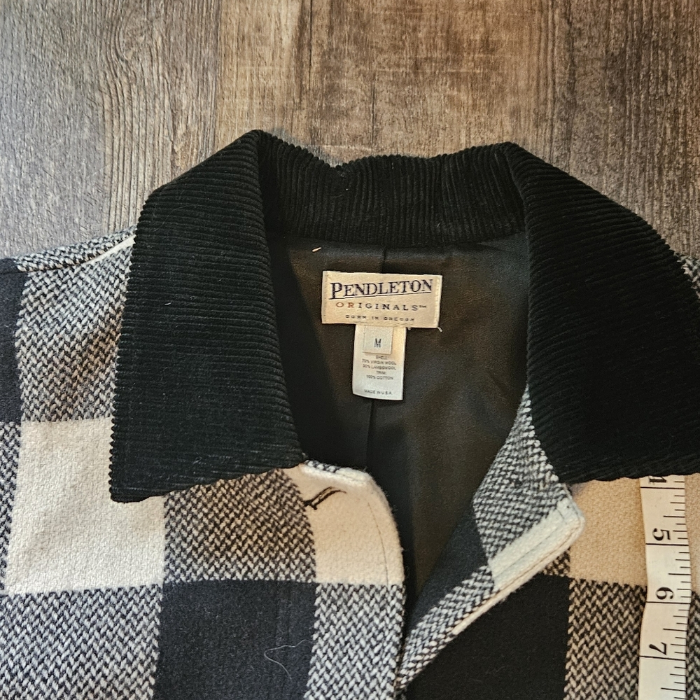 Pendelton virgin wool plaid coat - Picture 6 of 9